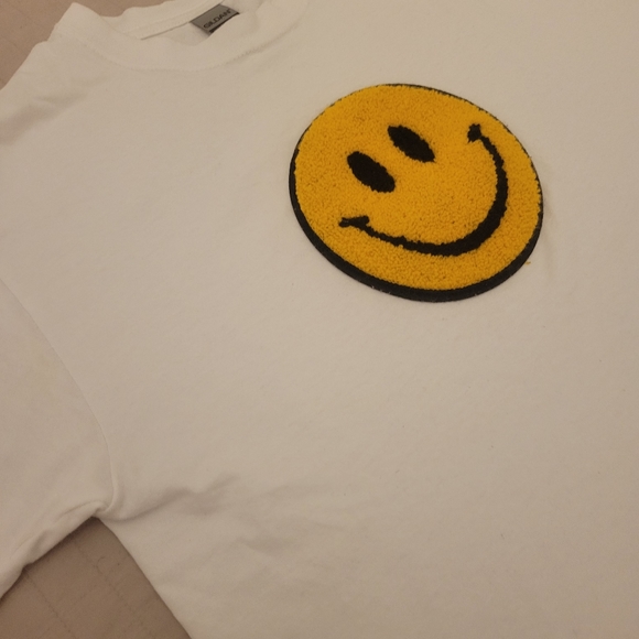Smiley face tee - Picture 4 of 4